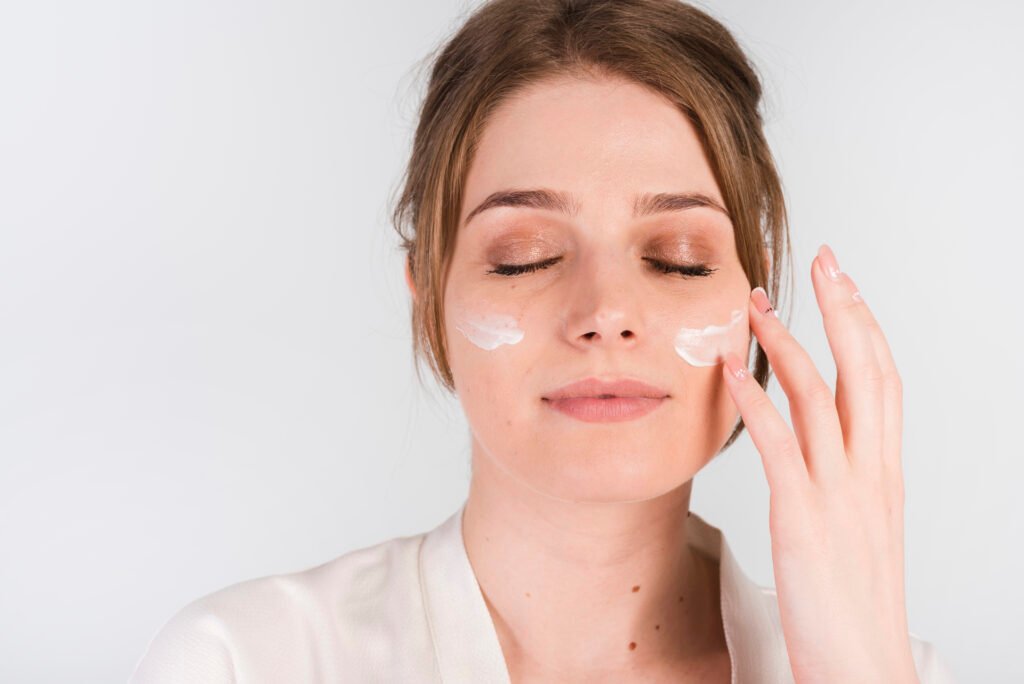 7 best Dark Spots Removal Creams for a Spotless Beauty!